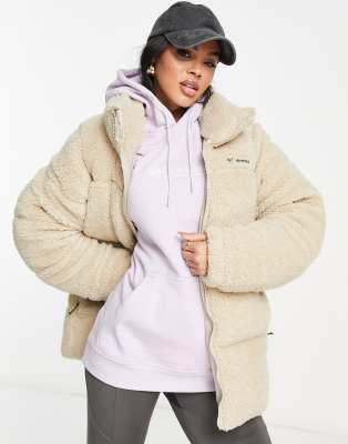 Columbia - Puffect - Steppjacke aus Sherpa-Fleece in Stein, exklusiv bei ASOS-Neutral