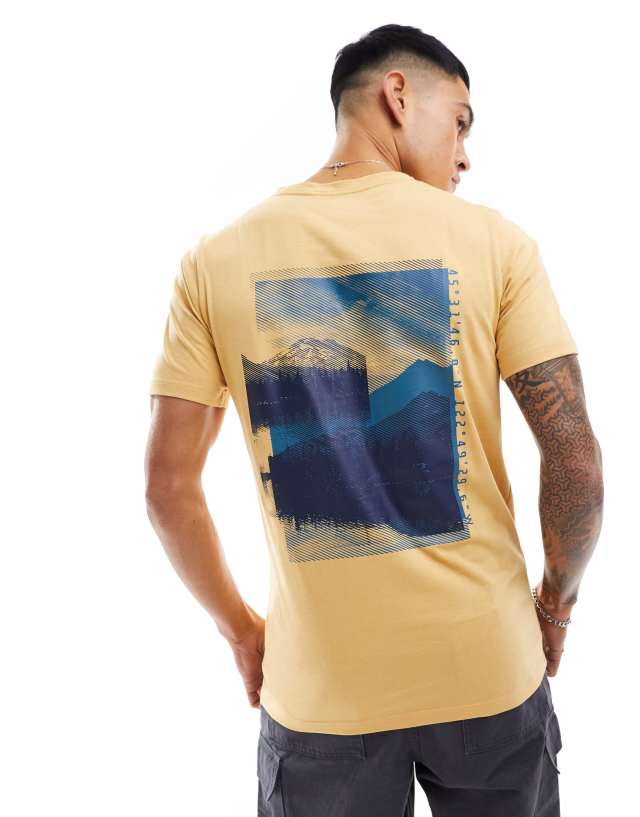 Columbia - rapid ridge back print t-shirt in camel