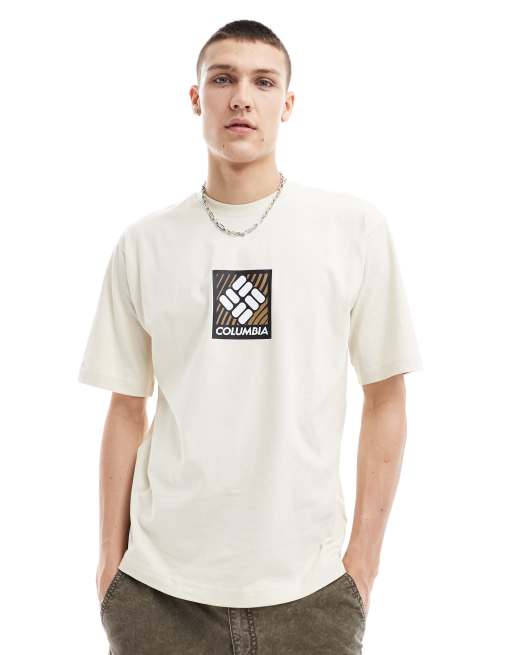 Columbia – Reventure – T-shirt z czworokątnym logo w kolorze złamanej bieli