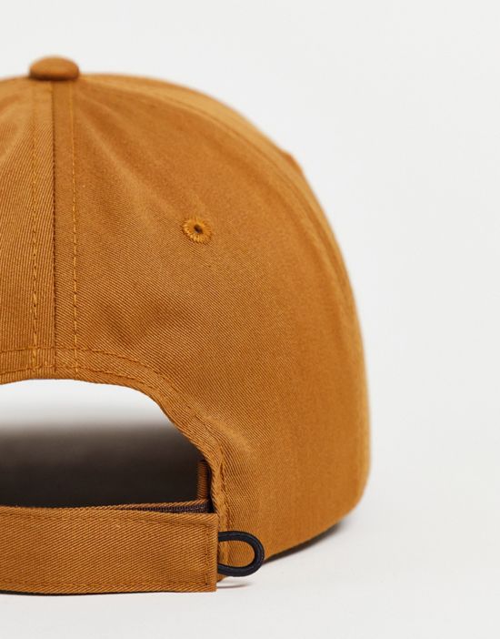 https://images.asos-media.com/products/columbia-roc-ii-ball-cap-in-brown-exclusive-to-asos/201806144-3?$n_550w$&wid=550&fit=constrain