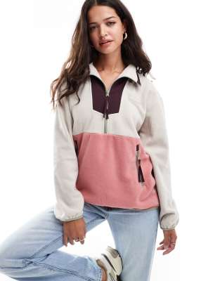 Columbia - Sequoia Grove - Fleece-Sweatshirt in dunklem Steinbeige und Agaven-Rosa mit kurzem Reißverschluss