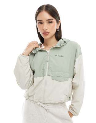 Columbia Spire valley cropped windbreaker in green