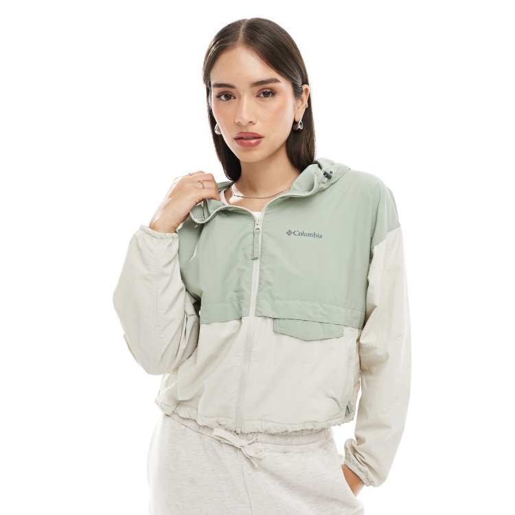 Columbia Spire valley cropped windbreaker in green | ASOS