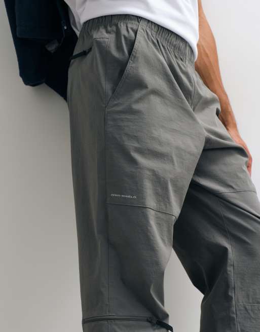Columbia Street Tech CSC Stash cargo joggers in charcoal, 2 of 5