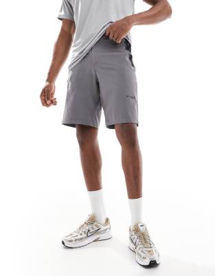  Columbia Triple Canyon shorts in grey