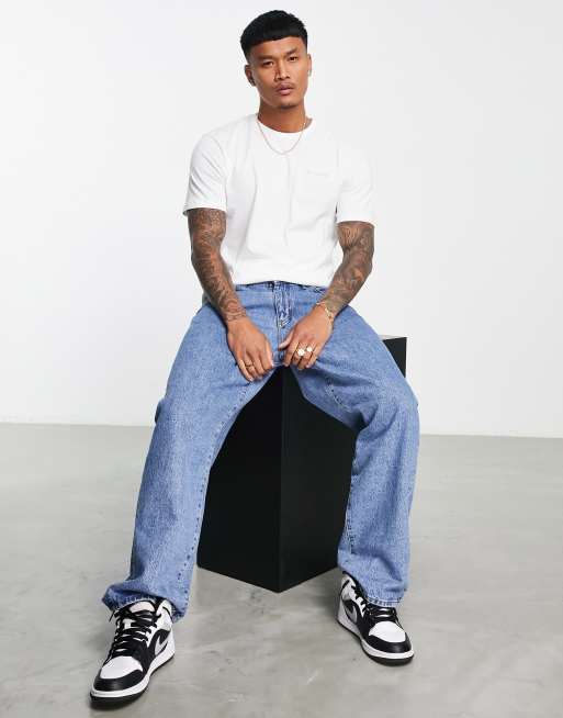 Columbia Unionville back print t-shirt in white Exclusive at ASOS, 4 of 4