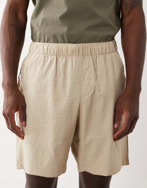 Columbia Utilizer pull on shorts in beige, 5 of 5