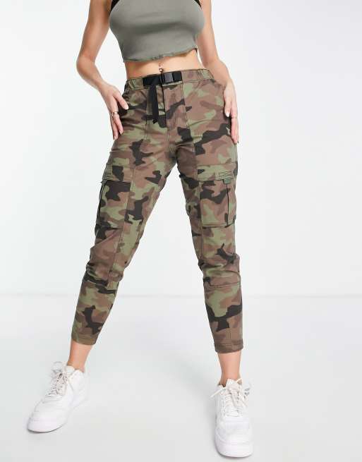 Columbia Wallowa cargo camo trousers in green | ASOS