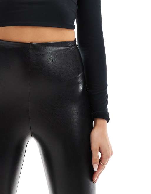 Commando – Svarta, 7/8-långa leggings i läderimitation med formande midja, 2 av 5