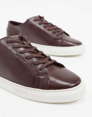 common people sneakers