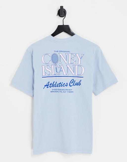 Coney Island Picnic – Athletics Club – Niebieski T-shirt z nadrukami na piersi i plecach