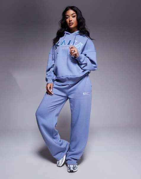 Conjunto azul claro de joggers de pernera ancha, camiseta con logo bordado y sudadera con capucha y cremallera de Kaiia - view 1