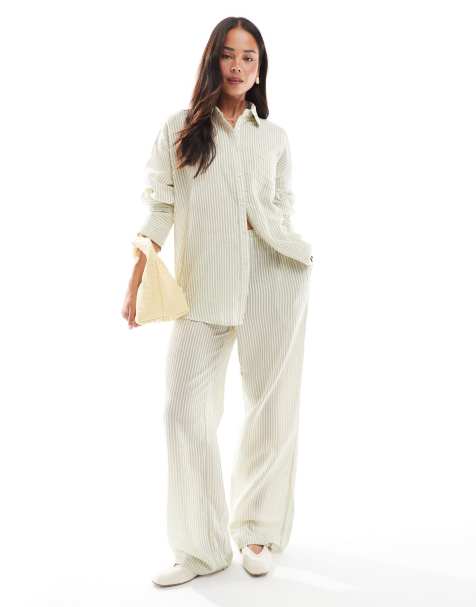 Conjunto beis de pantalones y camisa a rayas de tejido ligero de lino de 4th & Reckless - view 1