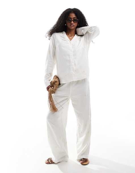 Conjunto blanco de camisa y pantalones con bordados de lino de ONLY - view 1