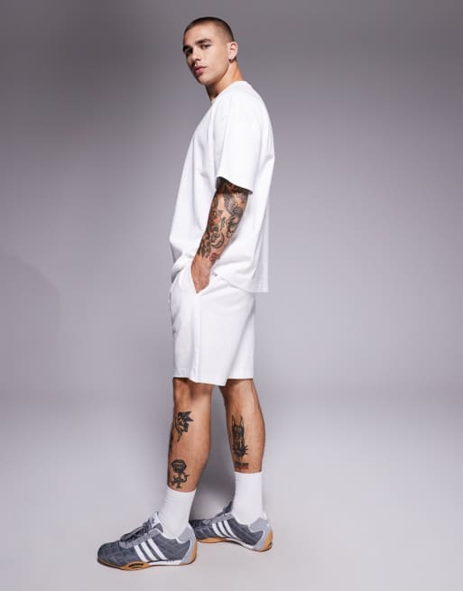 Conjunto blanco de camiseta y pantalones cortos de punto liso de River Island, 2 de 5
