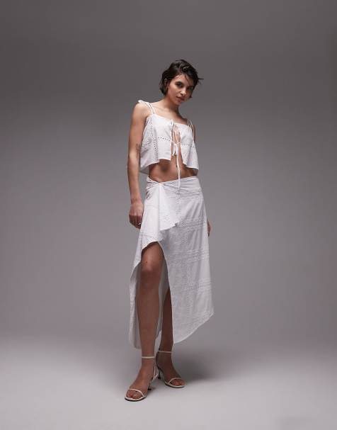 Conjunto blanco de top vaporoso de tirantes con escote cuadrado y falda semilarga con detalle drapeado con diseño bordado de algodón de SNDYS - view 1