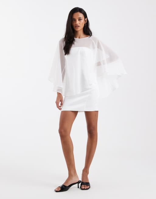 Conjunto blanco de vestido corto estructurado y top tipo capa drapeada de chifón de 4th & Reckless