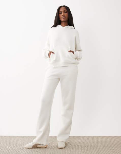 Conjunto blanco hueso de sudadera holgada con capucha y joggers de Gina Tricot - view 1