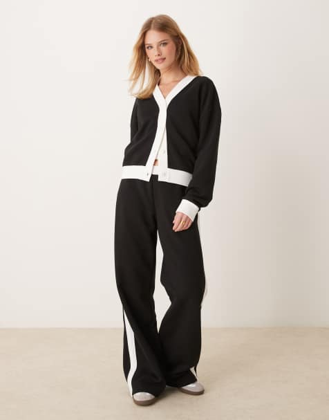 Conjunto blanco y negro de joggers y cárdigan con diseño en contraste de tejido de sudadera de ASOS - view 1