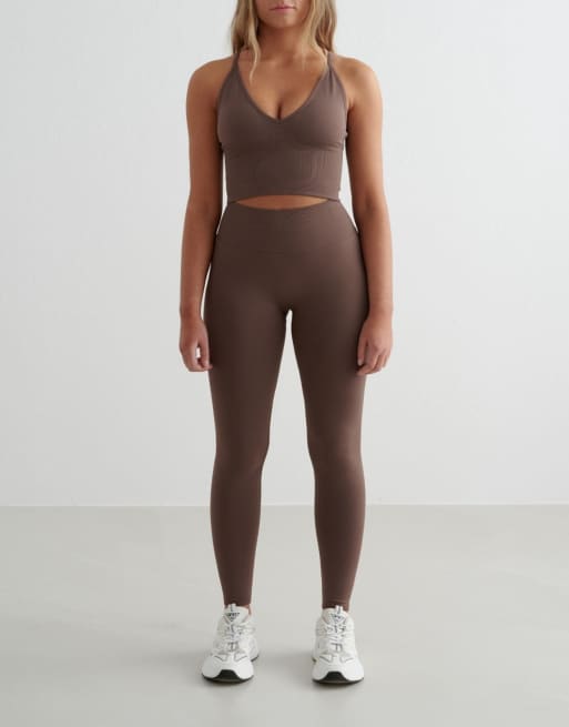 Conjunto color café con leche moldeador sin costuras de bralette con espalda cruzada y mallas