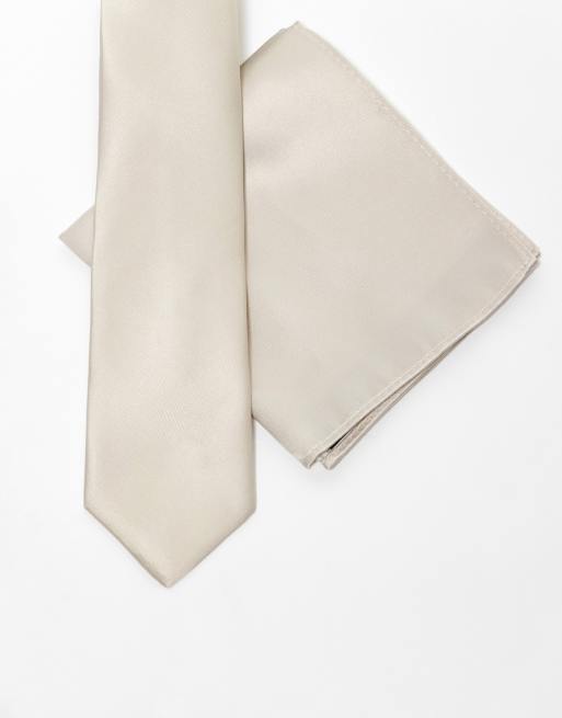 Conjunto color crudo de pañuelo de bolsillo y corbata de satén de ASOS DESIGN