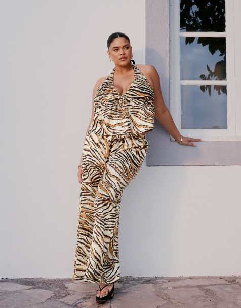 Conjunto con estampado animal de satén Gia de ASOS DESIGN Curve - view 1
