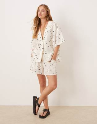Conjunto con estampado de lunares de lino de VRG GRL - view 1