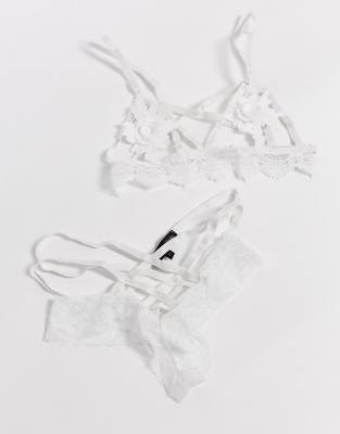 Conjunto De Bralet Y Tanga De Tiras Y Encaje En Blanco De Love & Other Things