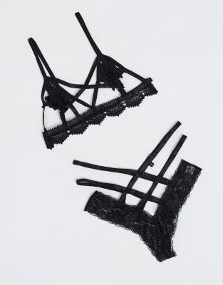 Conjunto De Bralet Y Tanga De Tiras Y Encaje En Negro De Love & Other Things