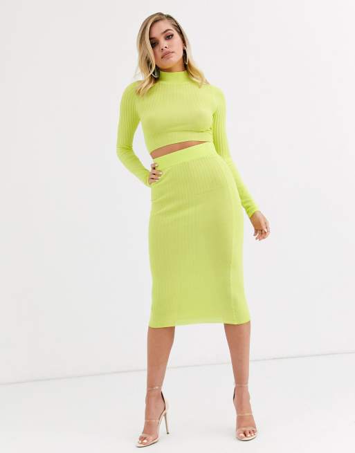  Conjunto amarillo de canalé con diseño estructurado de ASOS DESIGN, 2 de 3