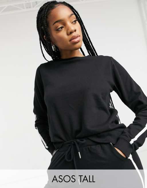 Conjunto de chándal negro de algodón orgánico de sudadera y joggers básicos con ribetes en contraste de ASOS DESIGN Petite