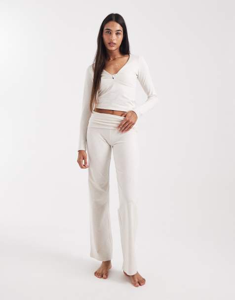 Conjunto de estar por casa amarillo pastel de tejido suave Dreamy de Cotton On - view 1