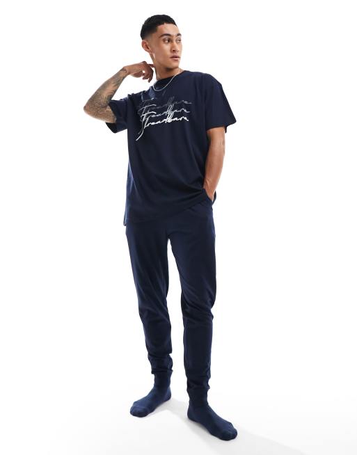 Conjunto de estar por casa azul marino de manga corta con detalle de texto de Threadbare