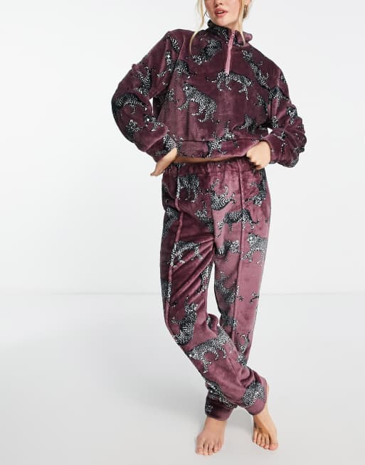 Conjunto de estar por casa burdeos con estampado de leopardo y cremallera corta de felpa de Night
