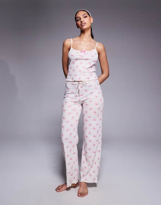 Conjunto de estar por casa color crema con estampado de lazos de River Island, 2 de 4