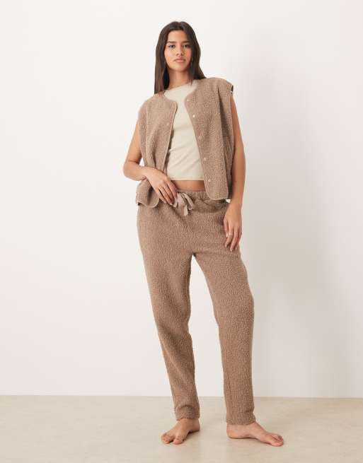 Conjunto de estar por casa color visón de borreguito de ASOS DESIGN