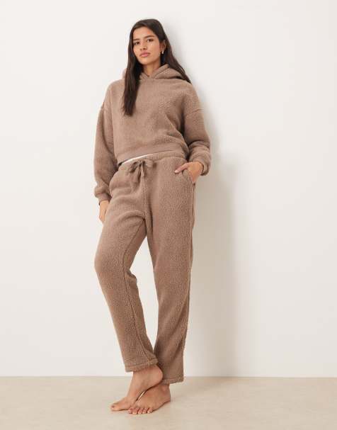 Conjunto de estar por casa marrón claro de sudadera corta con capucha y pantalones de corte tapered de tejido agradable de ASOS DESIGN - view 1
