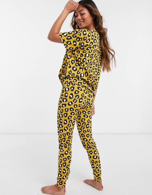 Conjunto de leggings beis y camiseta con estampado de leopardo de algodón orgánico exclusivo de Lindex, 2 de 4