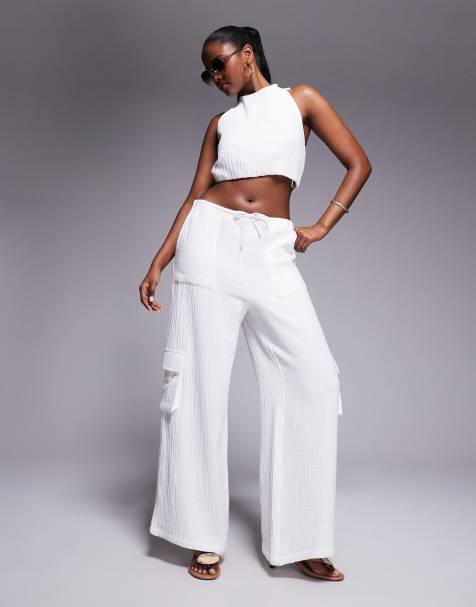 Conjunto de pantalones con lazada en la cintura y top playero corto con cuello halter de mezcla de lino de Aria Cove - view 1