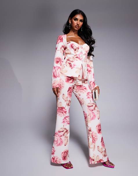 Conjunto de sastre de pantalones y americana con lazo en la espalda, escote corazón y estampado de rosas de ASOS LUXE - view 1