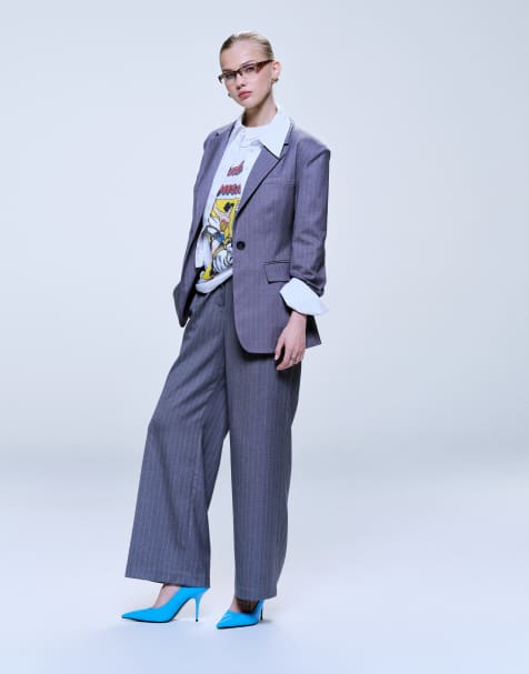 Conjunto de sastre gris con raya diplomática de pantalones de pernera ancha y americana con detalle de costura y cintura entallada de 4th & Reckless - view 1