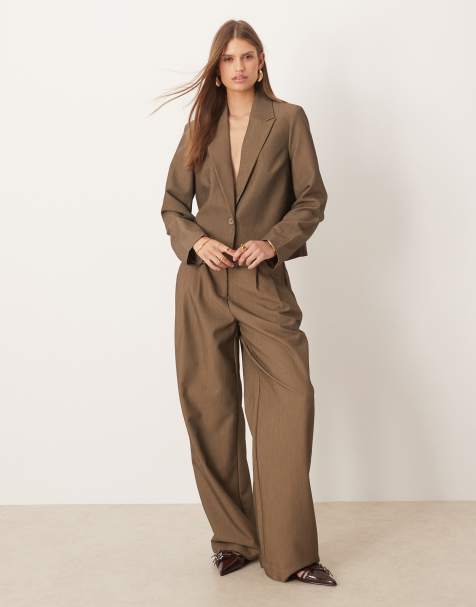 Conjunto de sastre gris de americana corta y pantalones de YAS - view 1