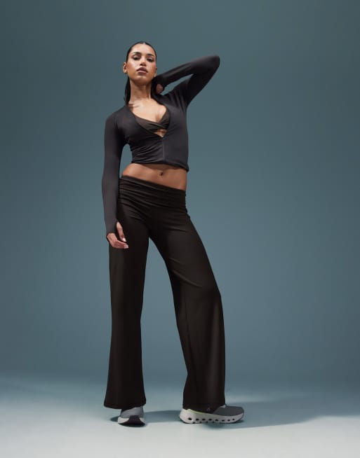 Conjunto deportivo marrón café de tejido suave de ASOS 4505