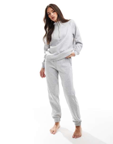Conjunto gris claro jaspeado de sudadera con media cremallera y joggers con lazada en la cintura de PIECES - view 1