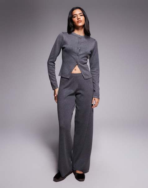 Conjunto gris oscuro de pantalones y cárdigan de manga larga con botones y abertura delantera exclusivo de Kaiia - view 1