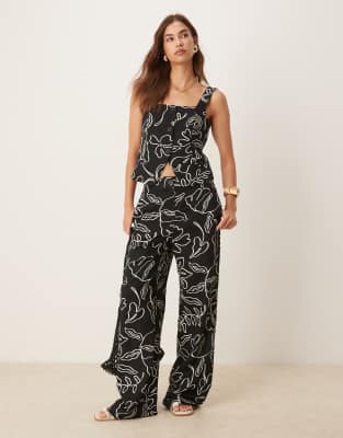 Conjunto negro con estampado de dibujos monocromático de mezcla de lino de Mango - view 1