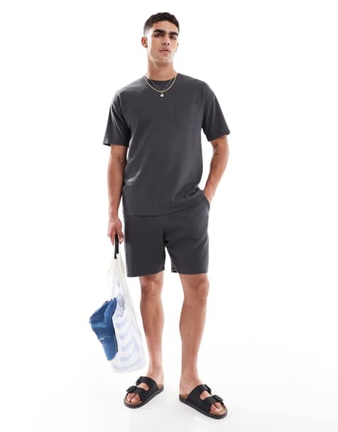 Conjunto negro de camiseta y pantalones cortos de tejido gofrado de New Look - view 1