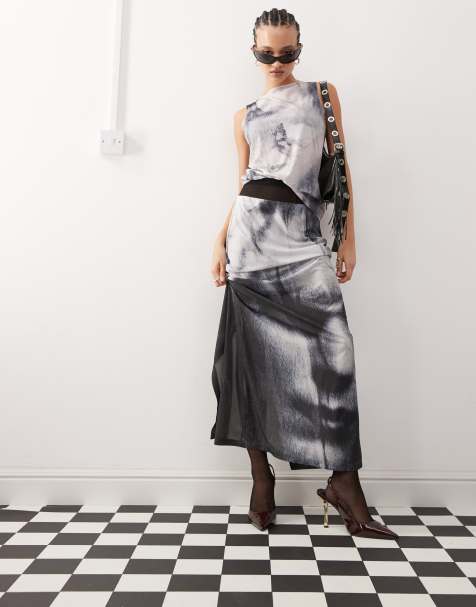 Conjunto negro de top con cuello barco y falda larga con estampado gráfico Annie de Weekday - view 1