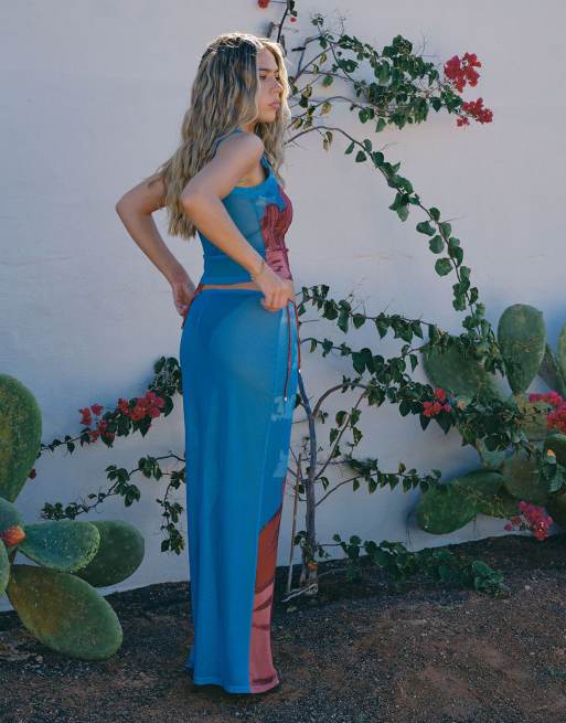 Conjunto playero azul multicolor con estampado de desierto de South Beach x Liv Silverman, 3 de 5