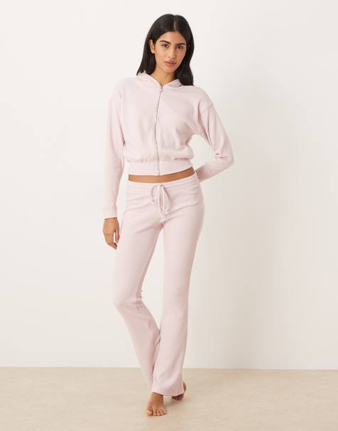 Conjunto rosa de sudadera con capucha y joggers de campana de tejido gofrado de Gilly Hicks - view 1